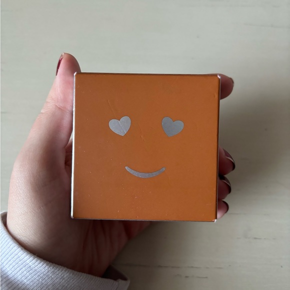 NWT Benefit Hello Happy Velvet Powder Foundation - shade 10 - Picture 5 of 5